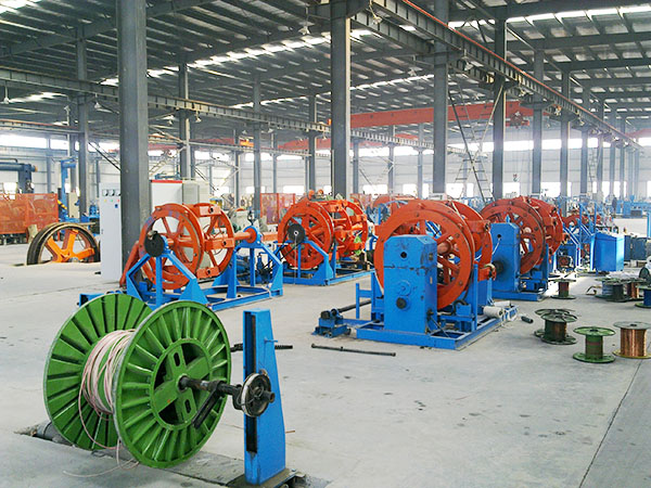 春輝集團(tuán)電纜車(chē)間